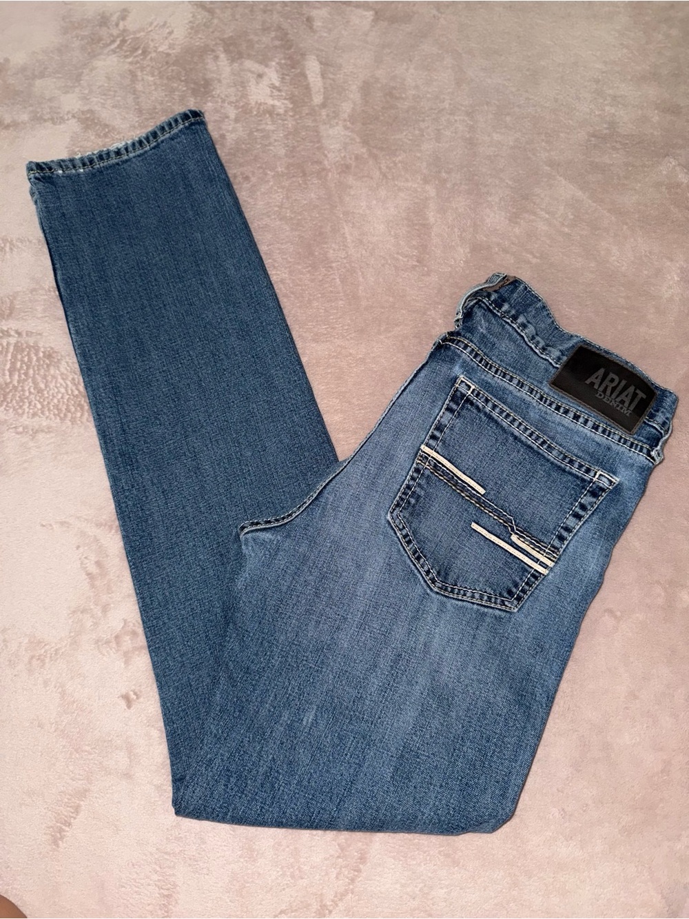 Ariat modern slim leg Jean size 33/L33/1/2
